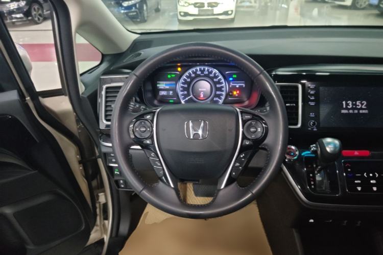 Used Honda Elysion 2019 2.0L Hybrid Luxury Edition Steering Wheel