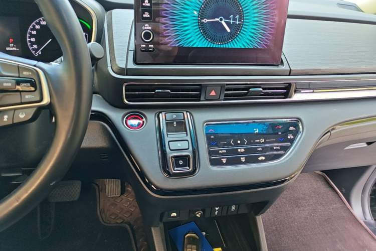 Used Honda Elysion 2022 2.0L eHEV Luxury Edition Audio And AC Panel