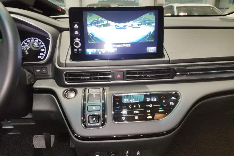 Used Honda Elysion 2022 2.0L eHEV Prestige Edition Audio And AC Panel