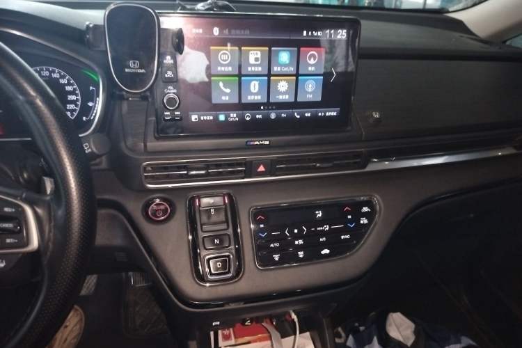 Used Honda Elysion 2022 2.0L eHEV Luxury Edition Audio And AC Panel