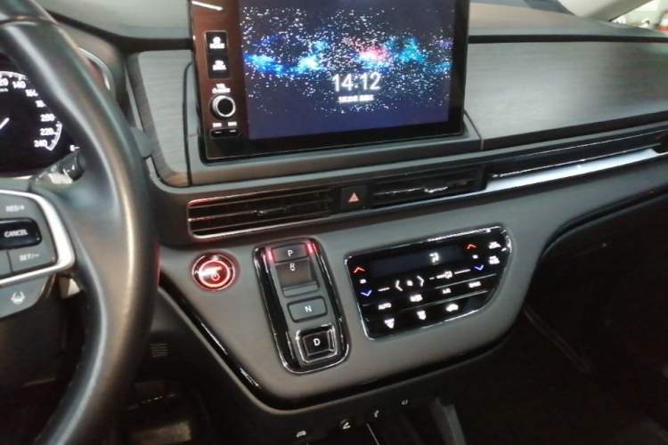 Used Honda Elysion 2022 2.0L eHEV Luxury First Edition Audio And AC Panel