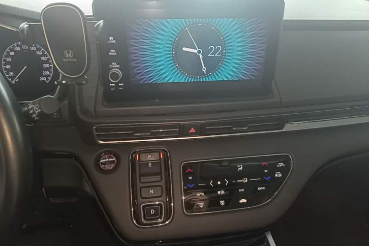 Used Honda Elysion 2022 2.0L eHEV Luxury Edition Audio And AC Panel