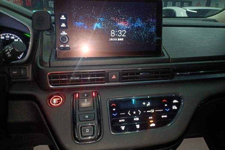 Used Honda Elysion 2022 2.0L eHEV Luxury Edition Audio And AC Panel