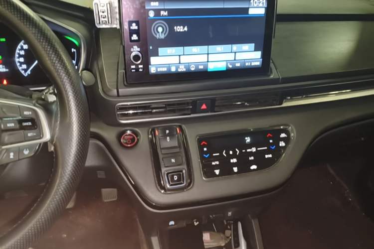 Used Honda Elysion 2022 2.0L eHEV Luxury Edition Audio And AC Panel