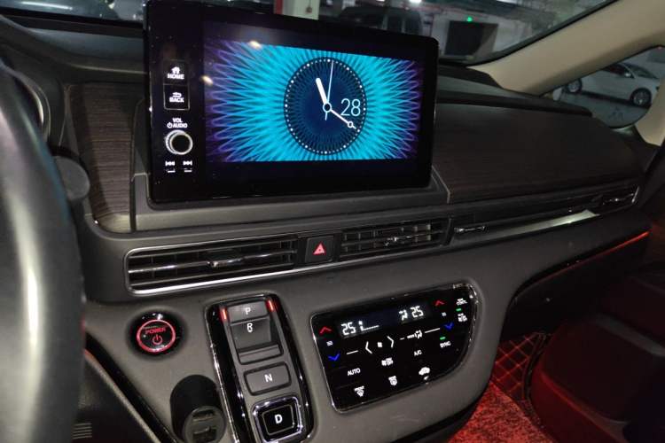 Used Honda Elysion 2022 2.0L eHEV Luxury Edition Audio And AC Panel