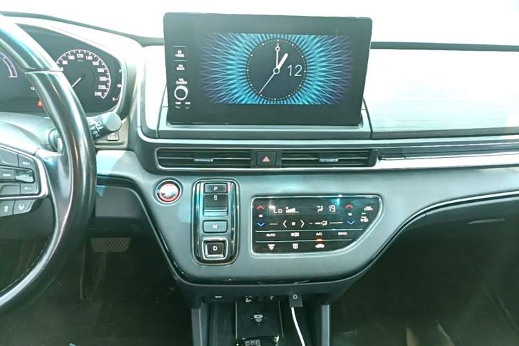 Used Honda Elysion 2022 2.0L eHEV Luxury Edition Audio And AC Panel
