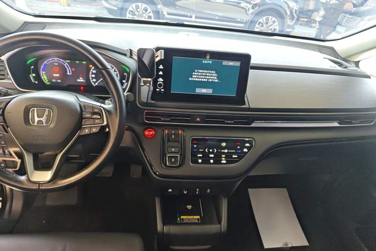 Used Honda Elysion 2022 2.0L eHEV Luxury Edition Audio And AC Panel