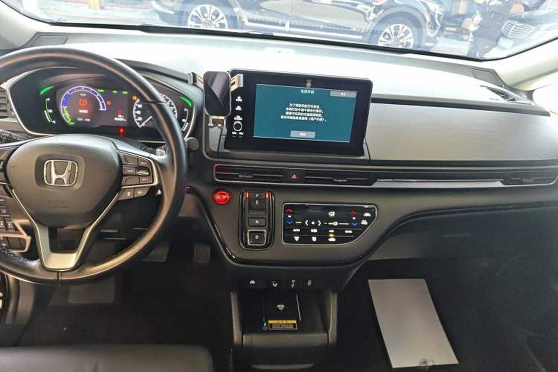 Used Honda Elysion 2022 2.0L eHEV Luxury Edition Audio And AC Panel