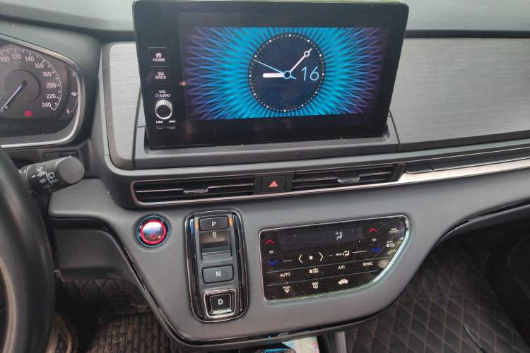 Used Honda Elysion 2022 2.0L eHEV Luxury First Edition Audio And AC Panel
