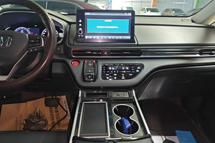 Used Honda Elysion 2022 2.0L eHEV Luxury Edition Audio And AC Panel