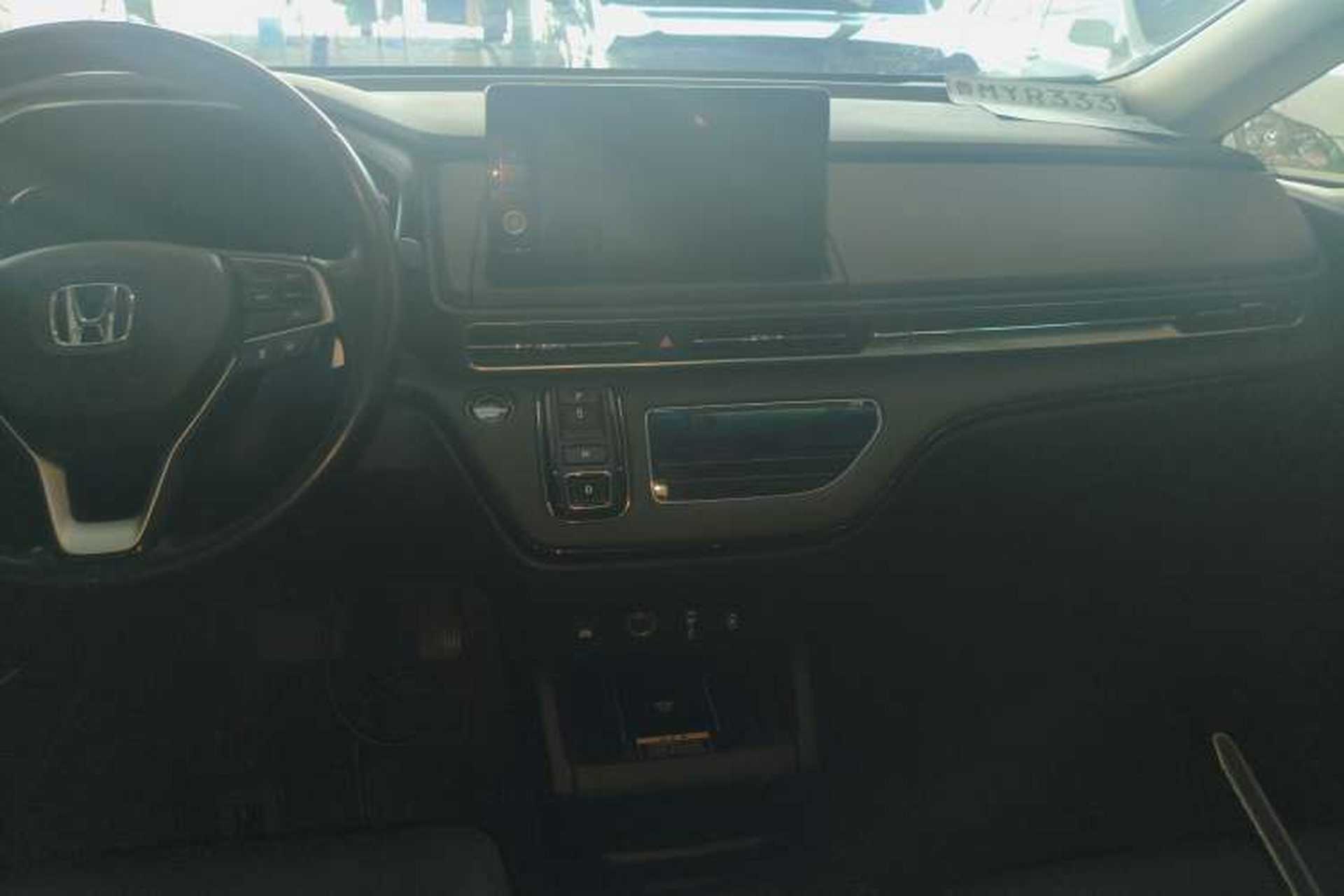 Used Honda Elysion 2022 2.0L eHEV Luxury Edition Audio And AC Panel