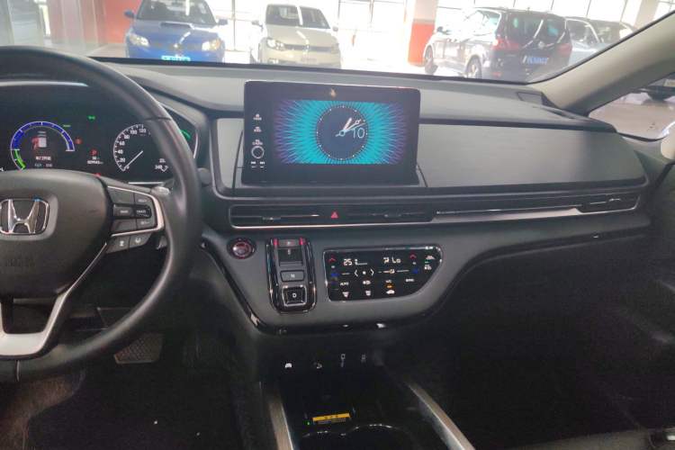 Used Honda Elysion 2022 2.0L eHEV Luxury First Edition Audio And AC Panel