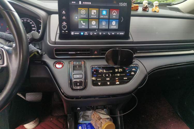 Used Honda Elysion 2022 2.0L eHEV Luxury Edition Audio And AC Panel