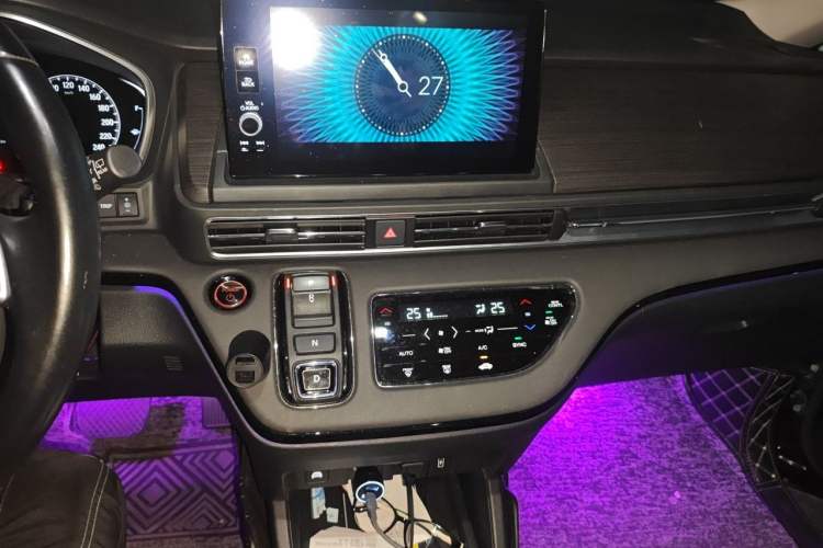 Used Honda Elysion 2022 2.0L eHEV Luxury Edition Audio And AC Panel