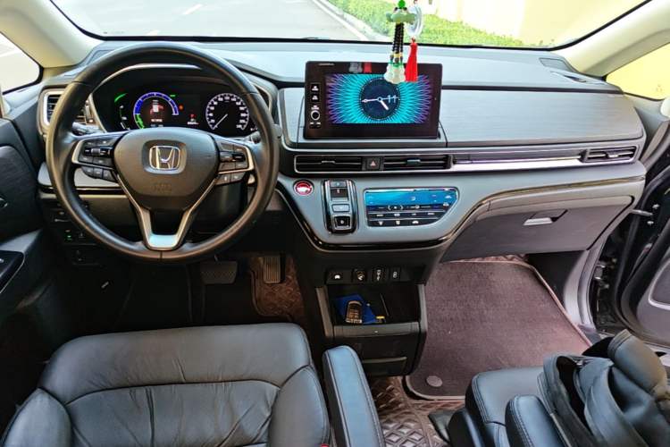 Used Honda Elysion 2022 2.0L eHEV Luxury Edition Center Console