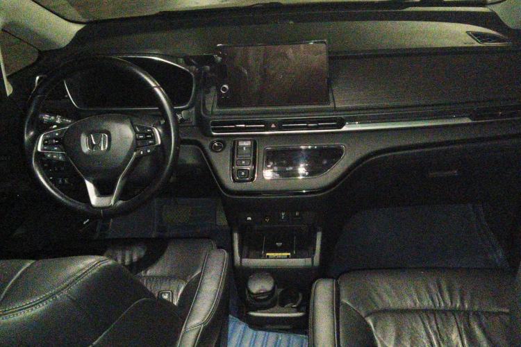 Used Honda Elysion 2022 2.0L eHEV Luxury First Edition Center Console