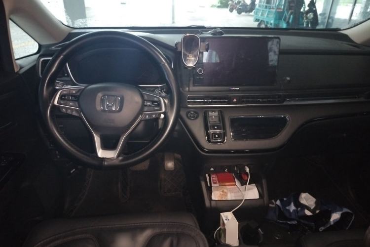 Used Honda Elysion 2022 2.0L eHEV Luxury Edition Center Console