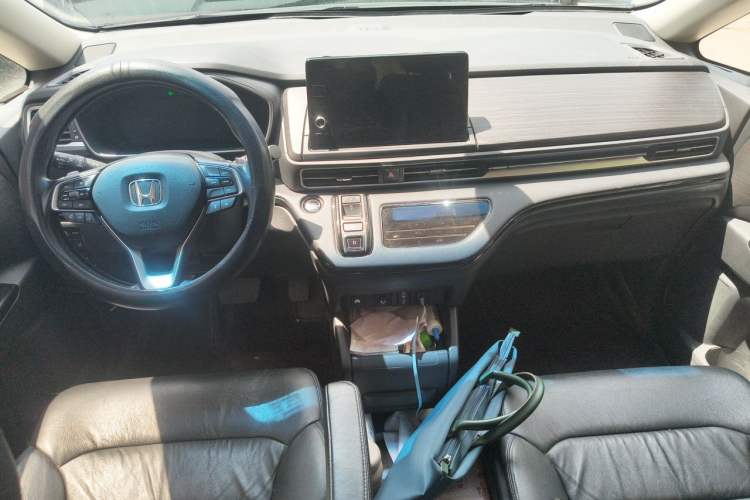 Used Honda Elysion 2022 2.0L eHEV Luxury Edition Center Console