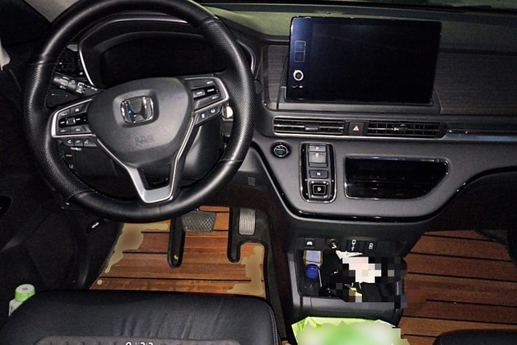 Used Honda Elysion 2022 2.0L eHEV Luxury Edition Center Console