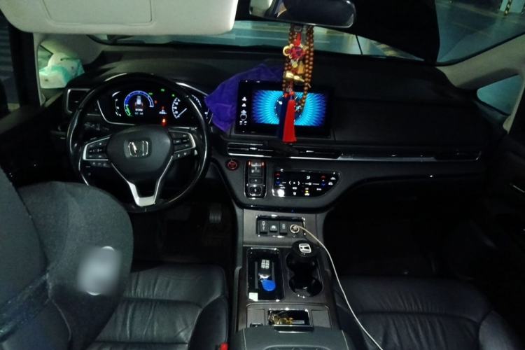 Used Honda Elysion 2022 2.0L eHEV Luxury Edition Center Console