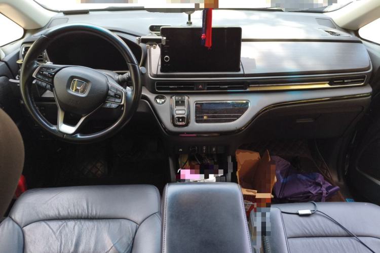 Used Honda Elysion 2022 2.0L eHEV Luxury First Edition Center Console