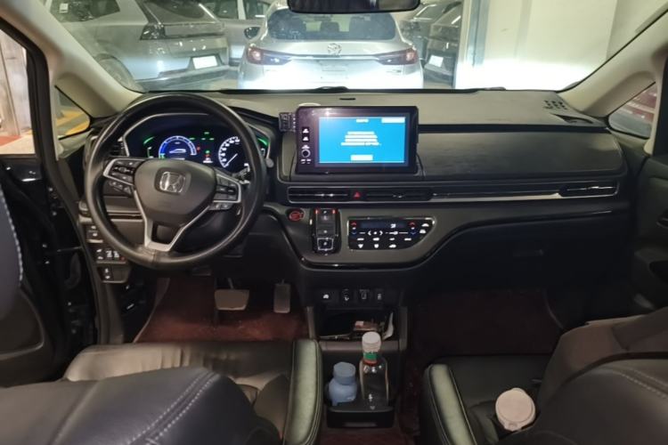 Used Honda Elysion 2022 2.0L eHEV Luxury Edition Center Console