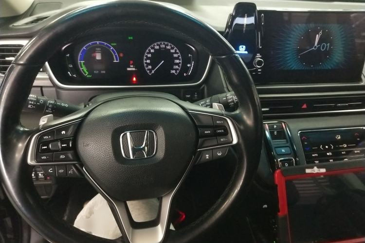 Used Honda Elysion 2022 2.0L eHEV Prestige Edition Center Console