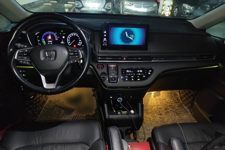 Used Honda Elysion 2022 2.0L eHEV Luxury Edition Center Console