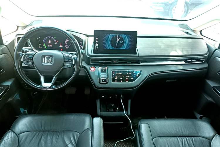 Used Honda Elysion 2022 2.0L eHEV Luxury Edition Center Console