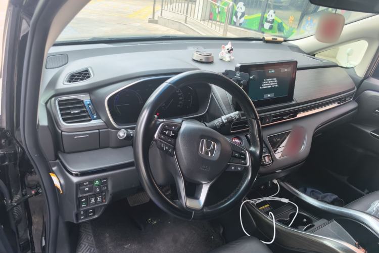 Used Honda Elysion 2022 2.0L eHEV Luxury Edition Center Console