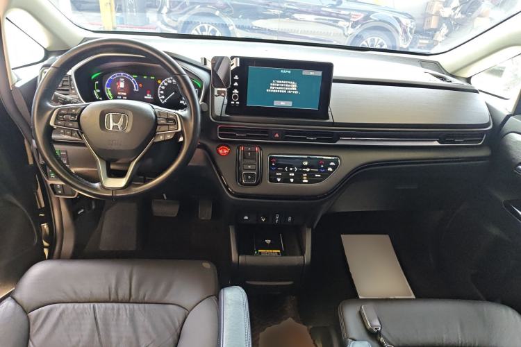 Used Honda Elysion 2022 2.0L eHEV Luxury Edition Center Console