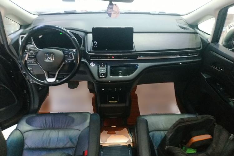 Used Honda Elysion 2022 2.0L eHEV Luxury First Edition Center Console