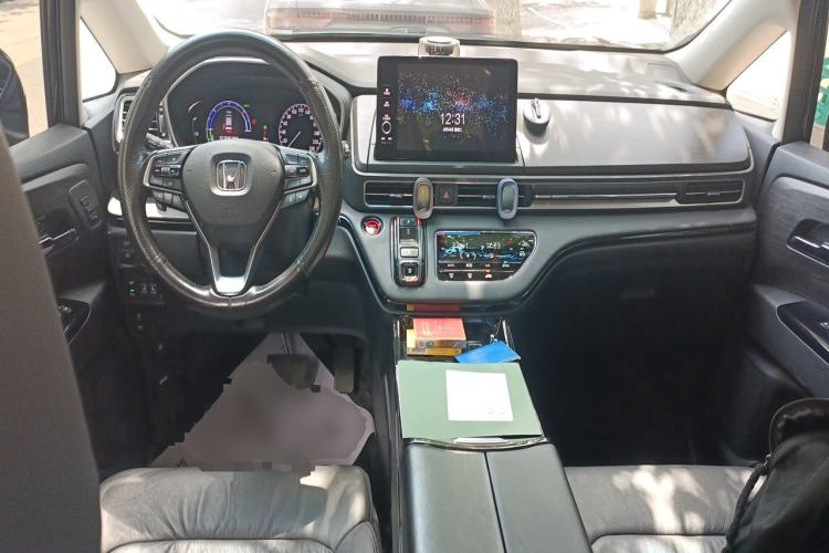Used Honda Elysion 2022 2.0L eHEV Prestige Edition Center Console