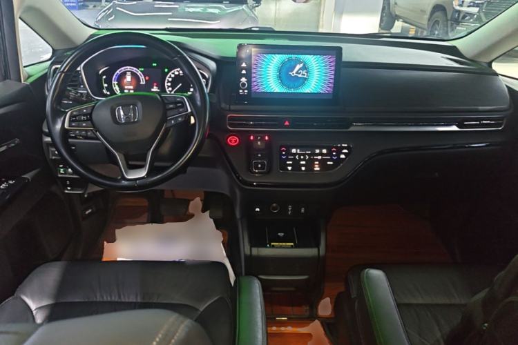 Used Honda Elysion 2022 2.0L eHEV Luxury First Edition Center Console