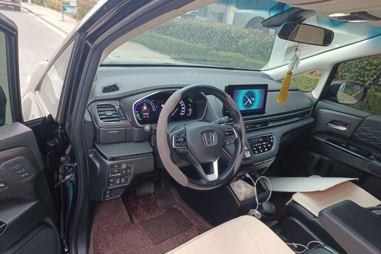 Used Honda Elysion 2022 2.0L eHEV Prestige Edition Center Console