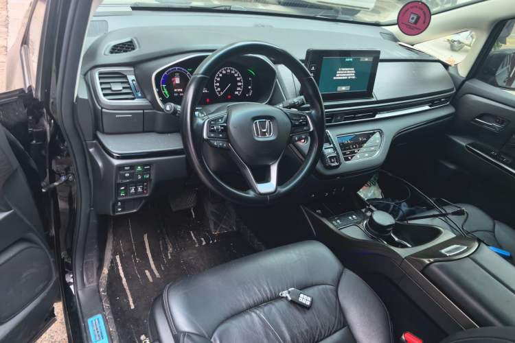 Used Honda Elysion 2022 2.0L eHEV Luxury Edition Center Console