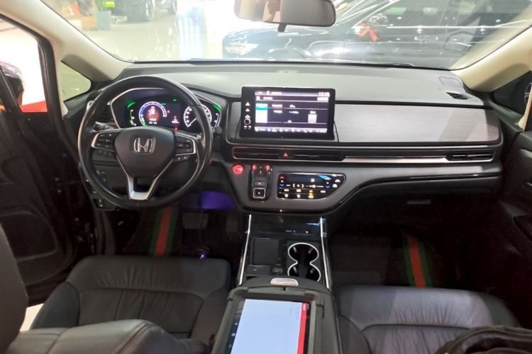 Used Honda Elysion 2022 2.0L eHEV Luxury Edition Center Console