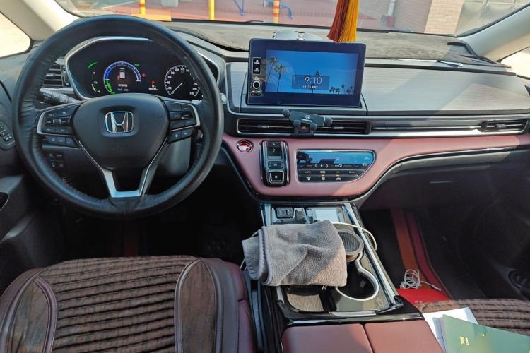 Used Honda Elysion 2022 2.0L eHEV Prestige Edition Center Console