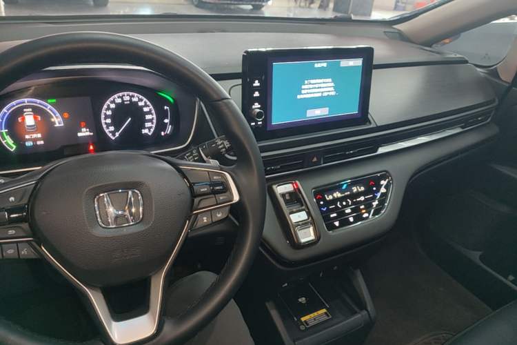 Used Honda Elysion 2022 2.0L eHEV Prestige Edition Center Console