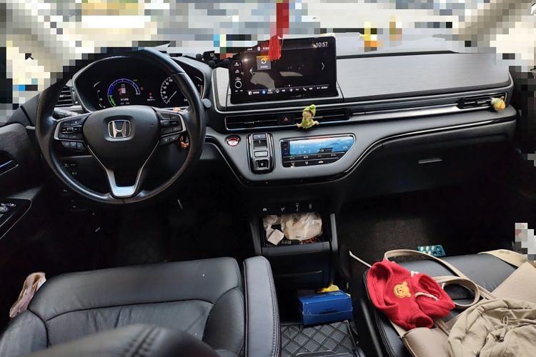 Used Honda Elysion 2022 2.0L eHEV Luxury First Edition Center Console