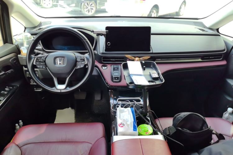 Used Honda Elysion 2022 2.0L eHEV Prestige Edition Center Console