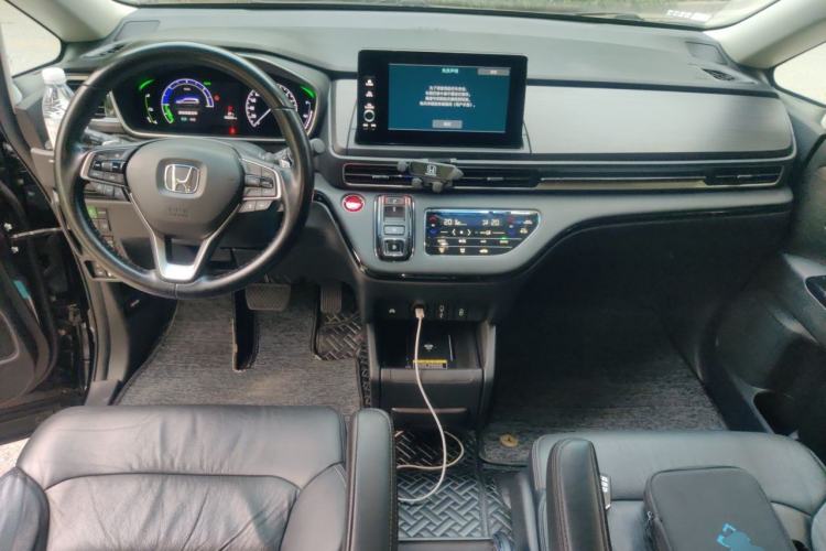 Used Honda Elysion 2022 2.0L eHEV Luxury Edition Center Console