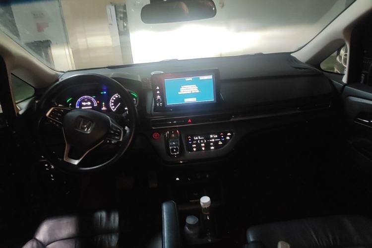 Used Honda Elysion 2022 2.0L eHEV Luxury Edition Center Console