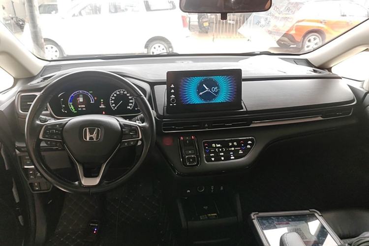Used Honda Elysion 2022 2.0L eHEV Luxury First Edition Center Console