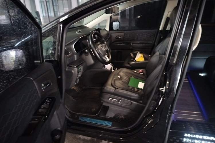 Used Honda Elysion 2022 2.0L eHEV Luxury Edition Driver Seat