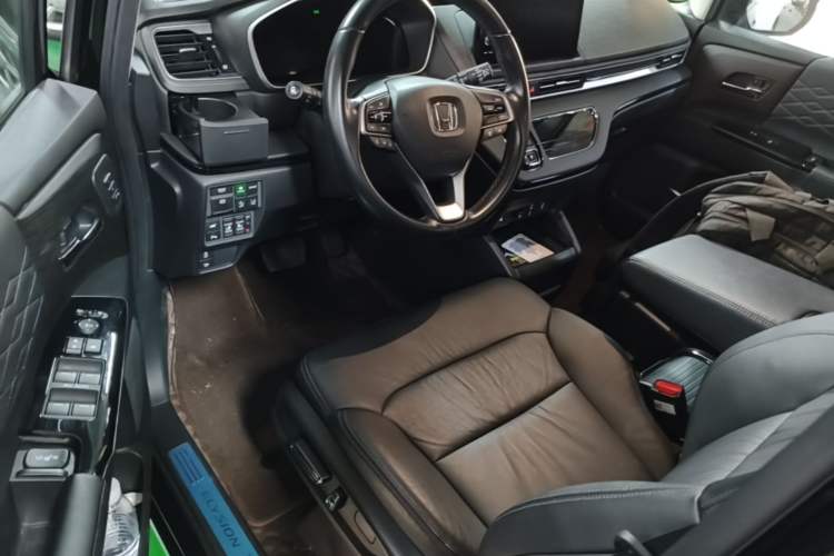 Used Honda Elysion 2022 2.0L eHEV Prestige Edition Driver Seat
