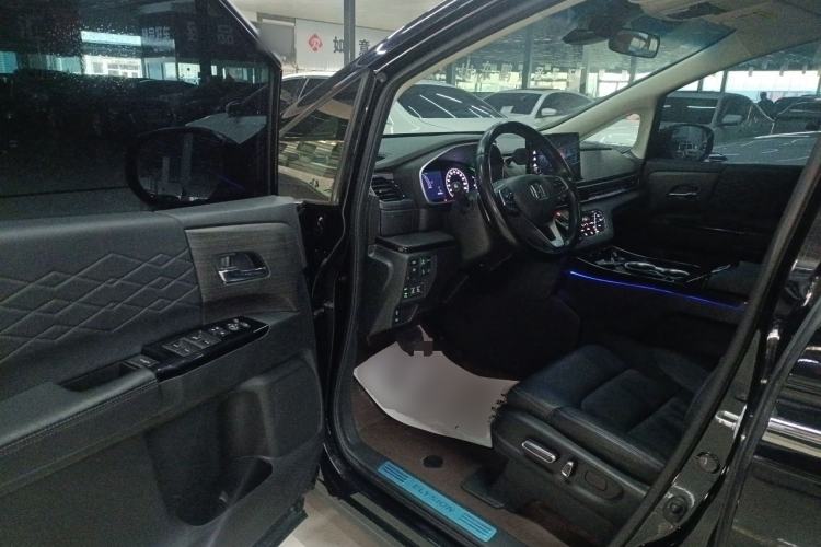 Used Honda Elysion 2022 2.0L eHEV Luxury Edition Driver Seat