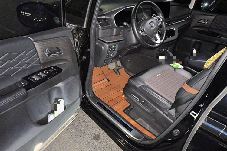 Used Honda Elysion 2022 2.0L eHEV Luxury Edition Driver Seat