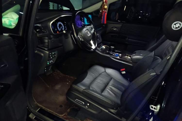 Used Honda Elysion 2022 2.0L eHEV Luxury Edition Driver Seat
