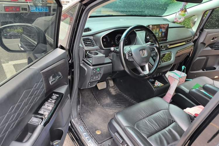 Used Honda Elysion 2022 2.0L eHEV Luxury Edition Driver Seat